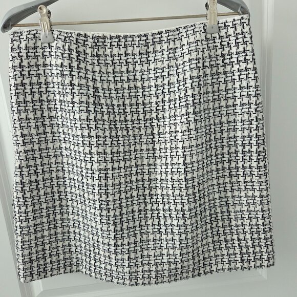 Loft Skirt 6 - Picture 8 of 8